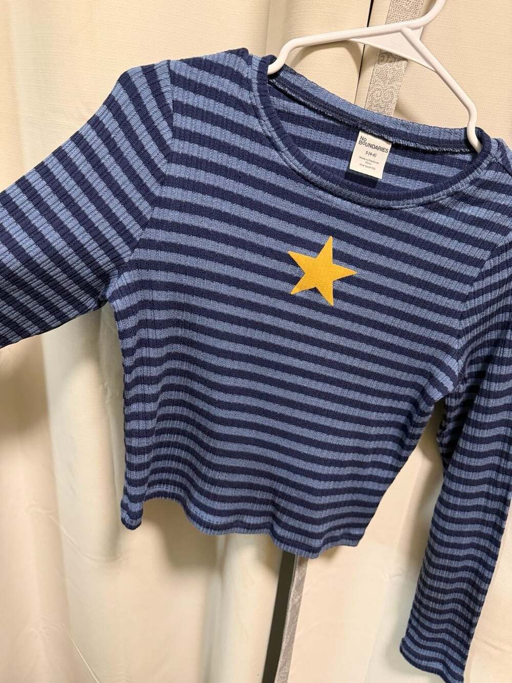 C0029 No Boundaries Striped Star Long Sleeve Crop Top Size S (4-6) - Picture 2 of 5